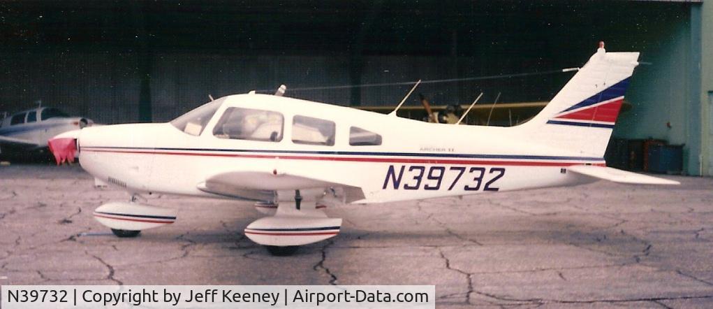 N39732, 1978 Piper PA-28-181 C/N 28-7990013, Just after I painted it.