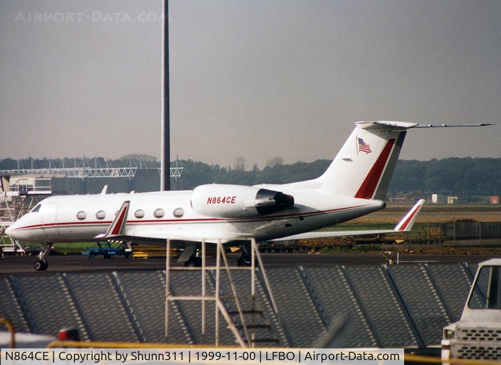 N864CE, 1988 Gulfstream Aerospace Gulfstream IV C/N 1085, Parked at the old terminal...