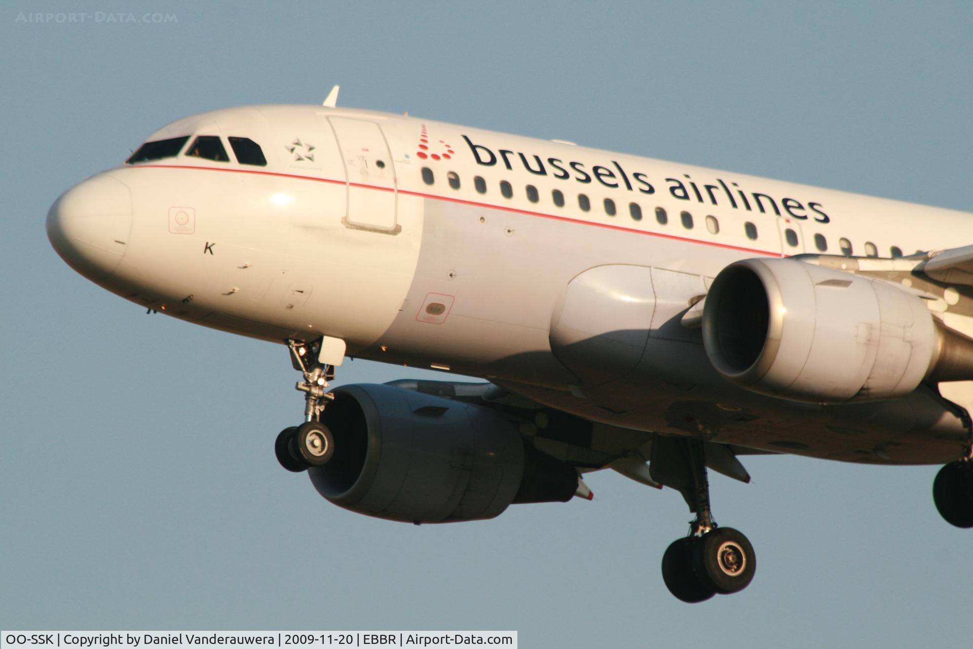 OO-SSK, 2000 Airbus A319-112 C/N 1336, now with Star Alliance