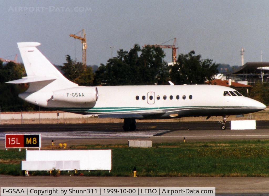F-GSAA, 1997 Dassault Falcon 2000 C/N 036, Ready for take off rwy 15L