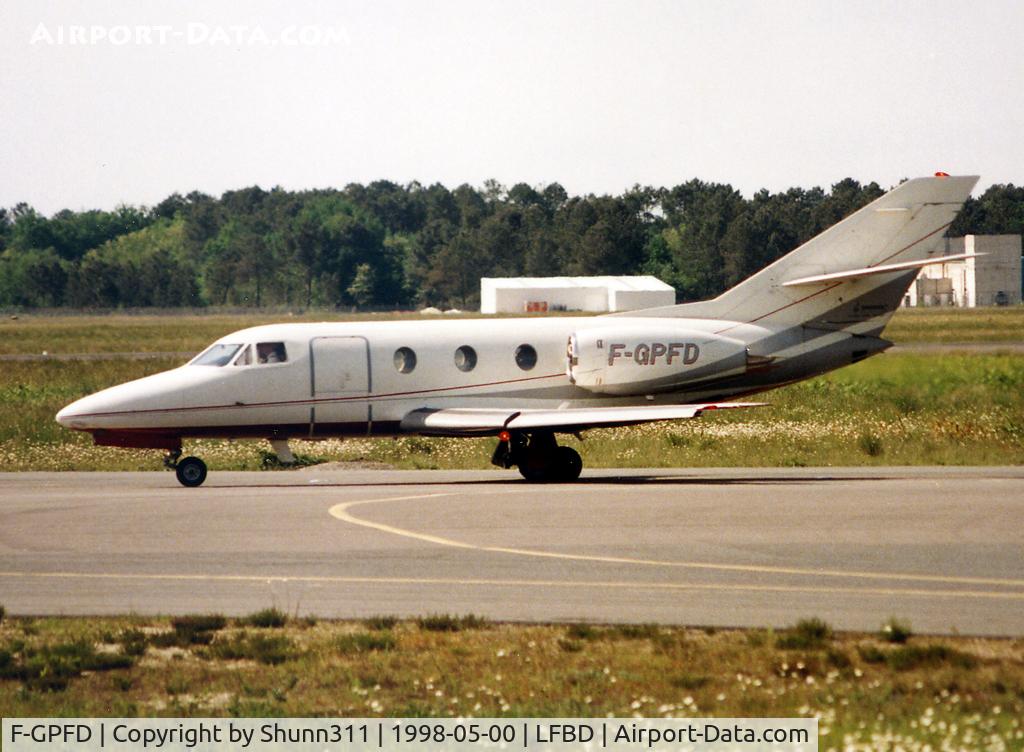 F-GPFD, 1988 Dassault Falcon 10 C/N 221, Taxiing for departure...