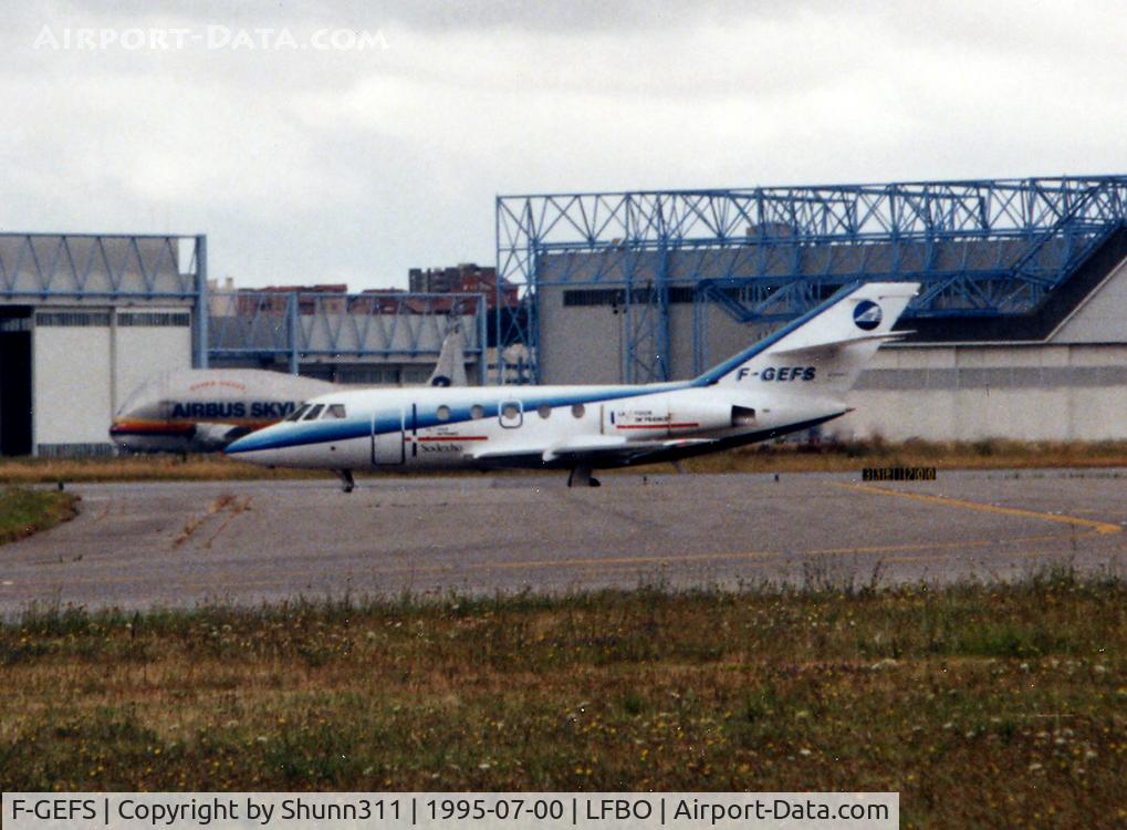 F-GEFS, Dassault Falcon (Mystere) 20F C/N 486, Ready for departure rwy 15L with additional 'Sodexho/Le Tour de France' titles