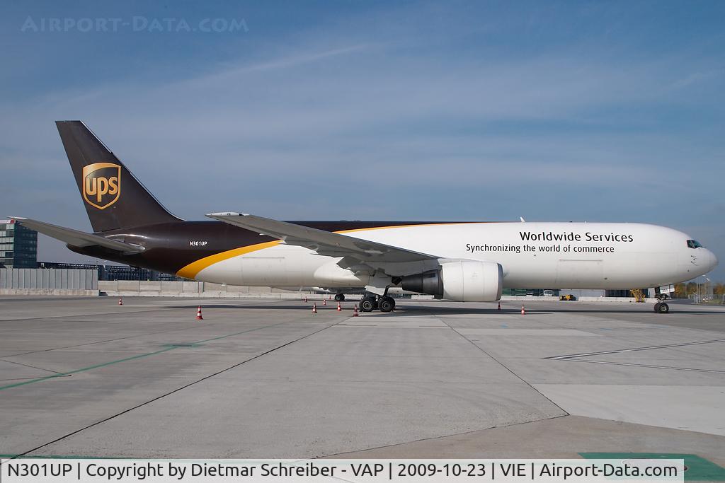 N301UP, 1995 Boeing 767-34AFER C/N 27239, UPS Boeing 767-300