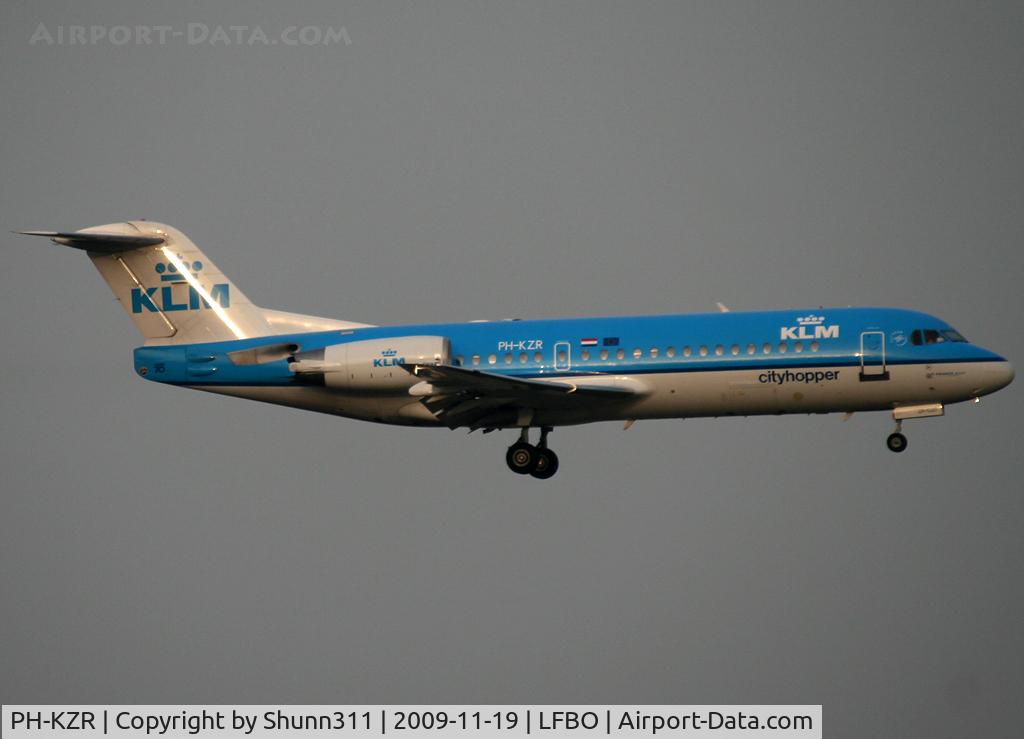 PH-KZR, 1995 Fokker 70 (F-28-0070) C/N 11551, Landing rwy 14L