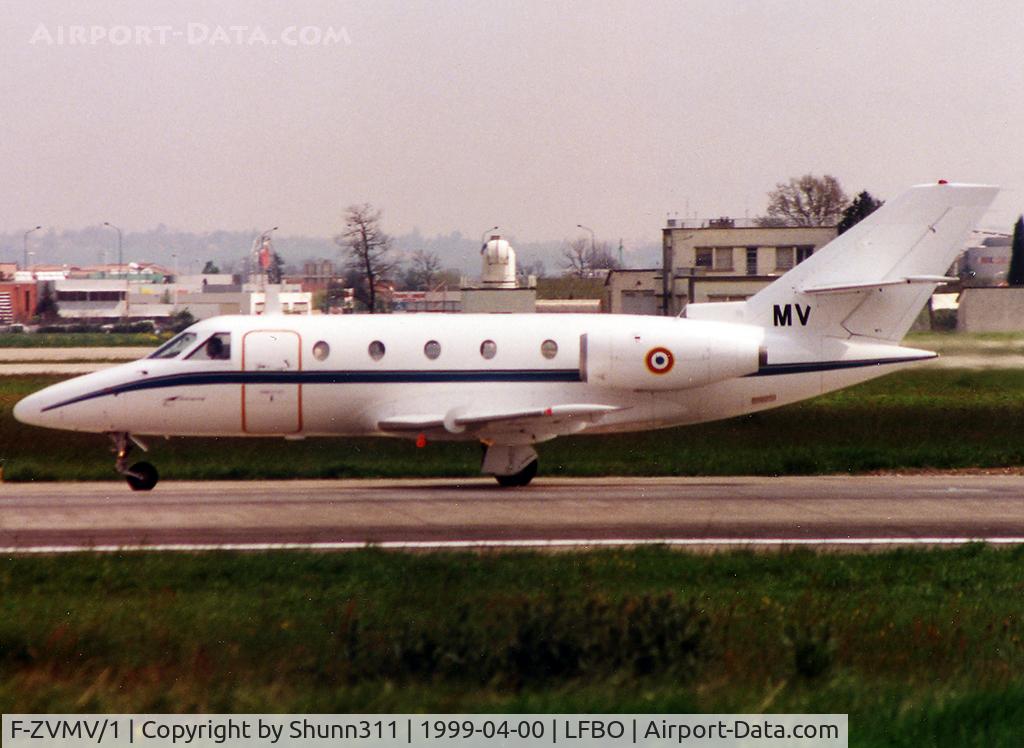 F-ZVMV/1, Aerospatiale SN601 Corvette C/N 1, Arriving rwy 33L without fuel additional cans