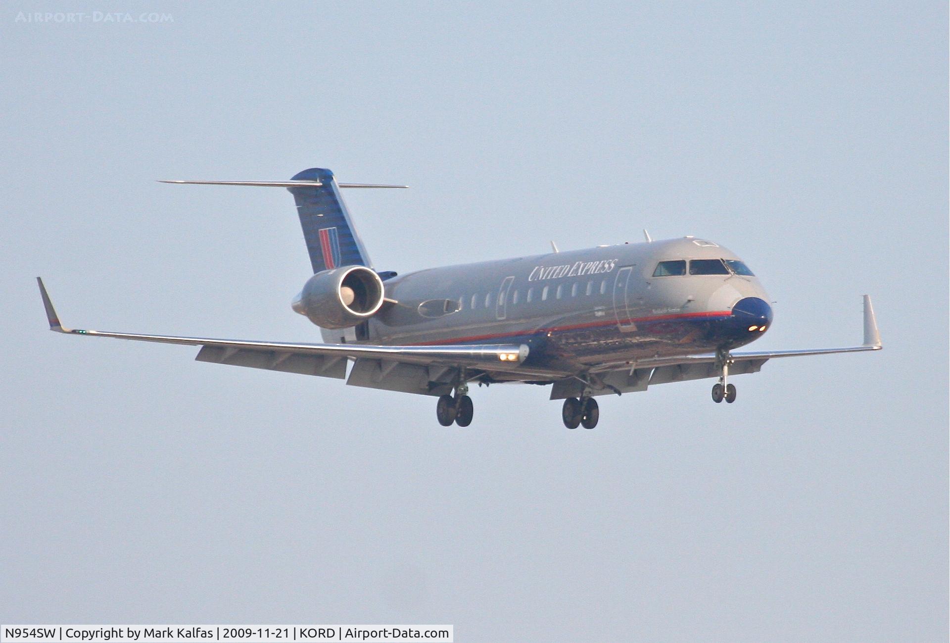 N954SW, 2003 Bombardier CRJ-200LR (CL-600-2B19) C/N 7815, SKW6760 from KSDF, short final 22R KORD.
