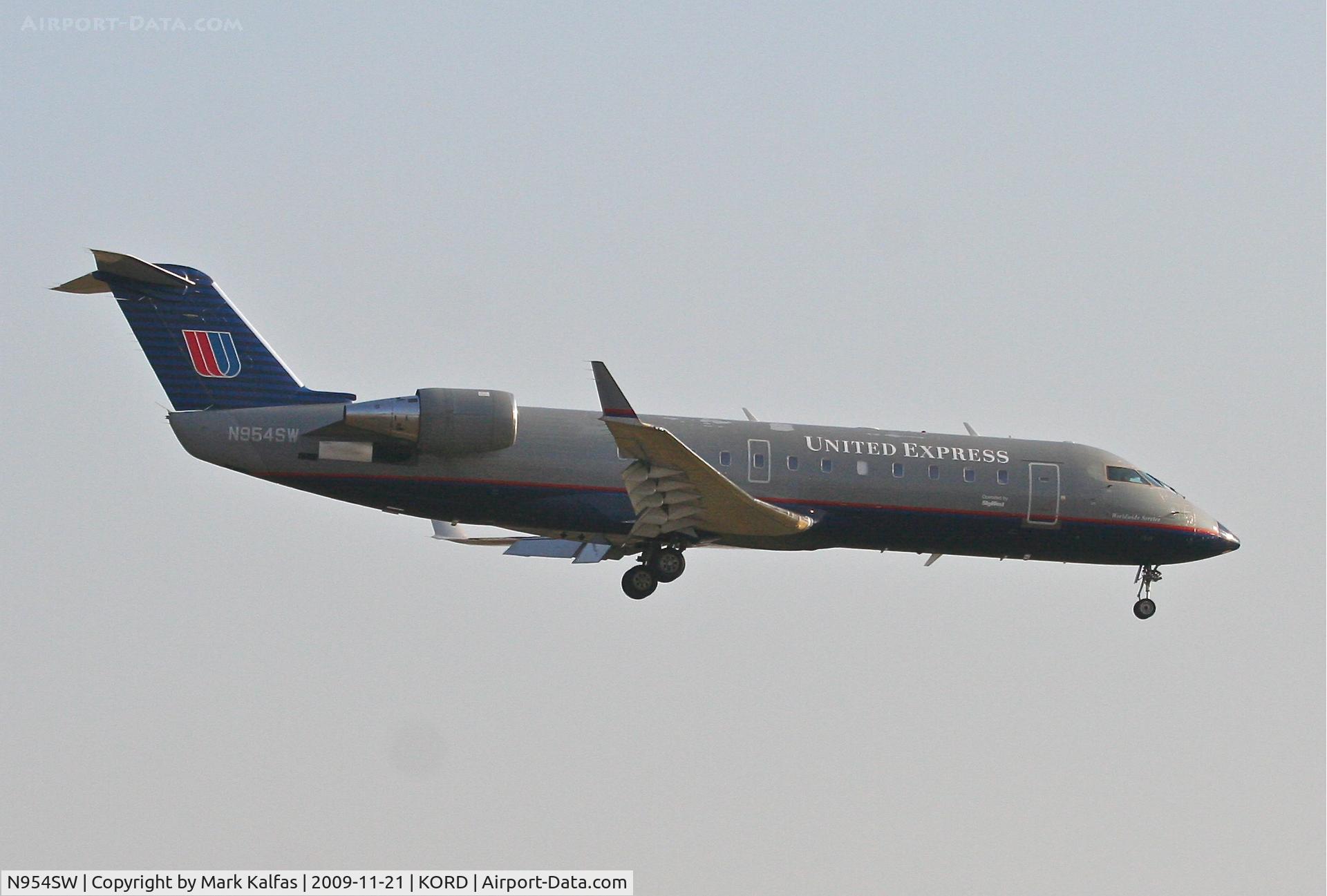 N954SW, 2003 Bombardier CRJ-200LR (CL-600-2B19) C/N 7815, SKW6760 from KSDF, short final 22R KORD.