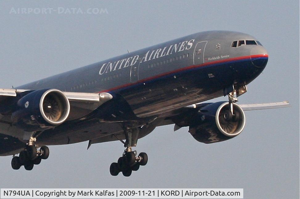 N794UA, 1997 Boeing 777-222 C/N 26953, United Airlines Boeing 777-222, UAL941 arriving from EDDF, short final 22R KORD