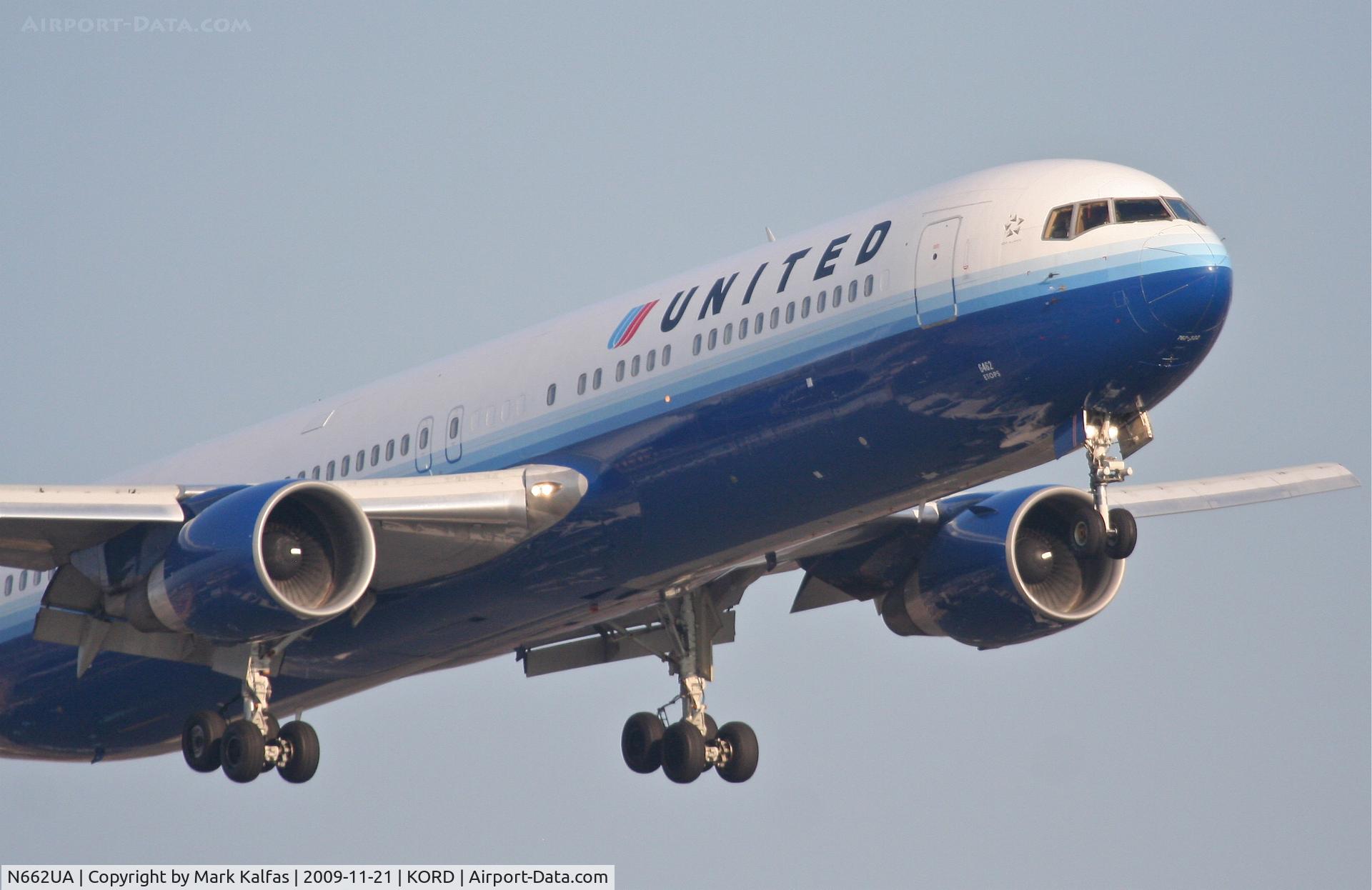 N662UA, 1993 Boeing 767-322 C/N 27159, United Airlines Boeing 767-322, UAL949 arriving from EGLL (London Heathrow), short final 22R KORD