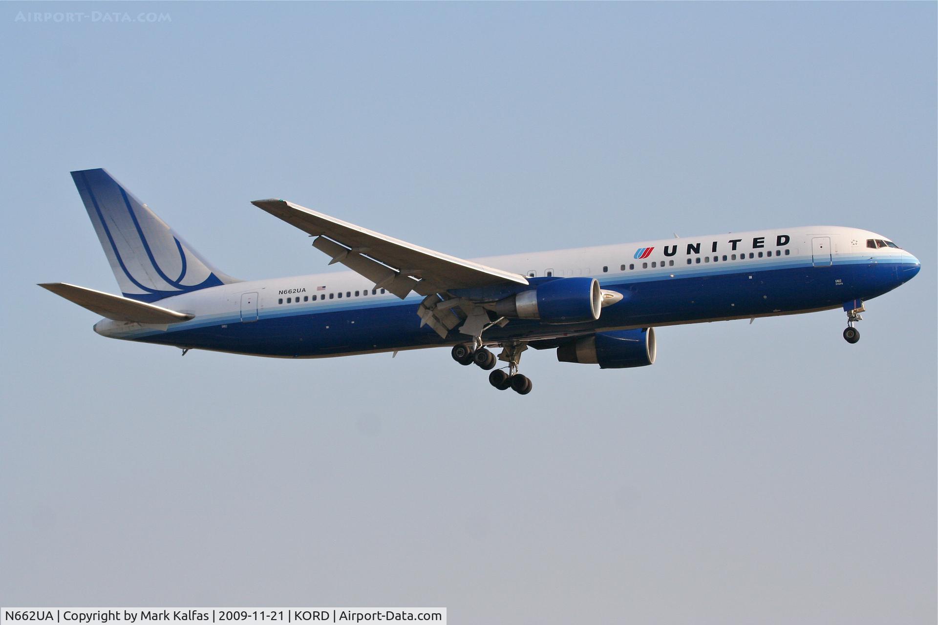 N662UA, 1993 Boeing 767-322 C/N 27159, United Airlines Boeing 767-322, UAL949 arriving from EGLL (London Heathrow), short final 22R KORD