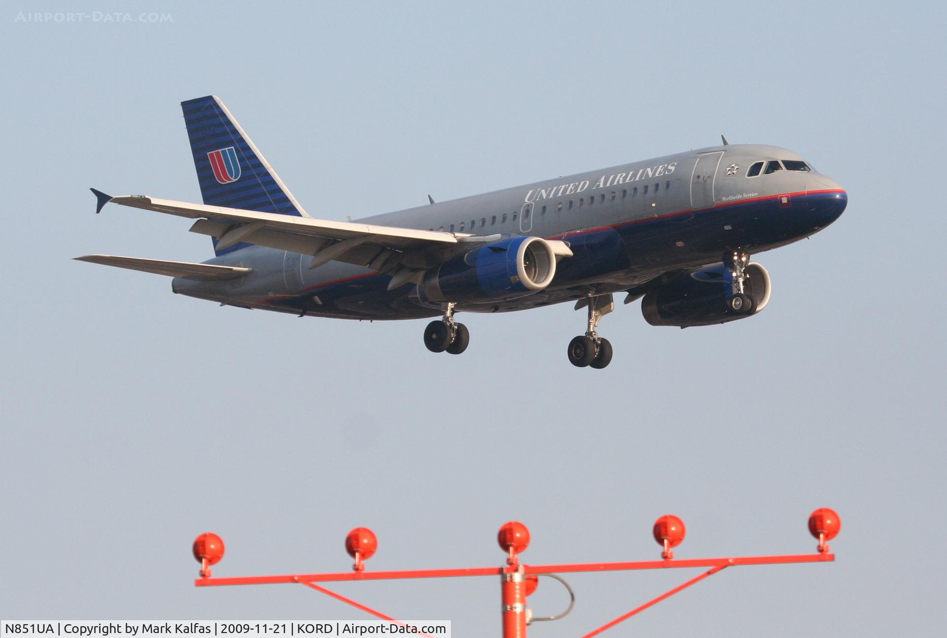 N851UA, 2002 Airbus A319-131 C/N 1664, United Airlines A319-131, UAL357 arriving from KBWI, short final 22R KORD