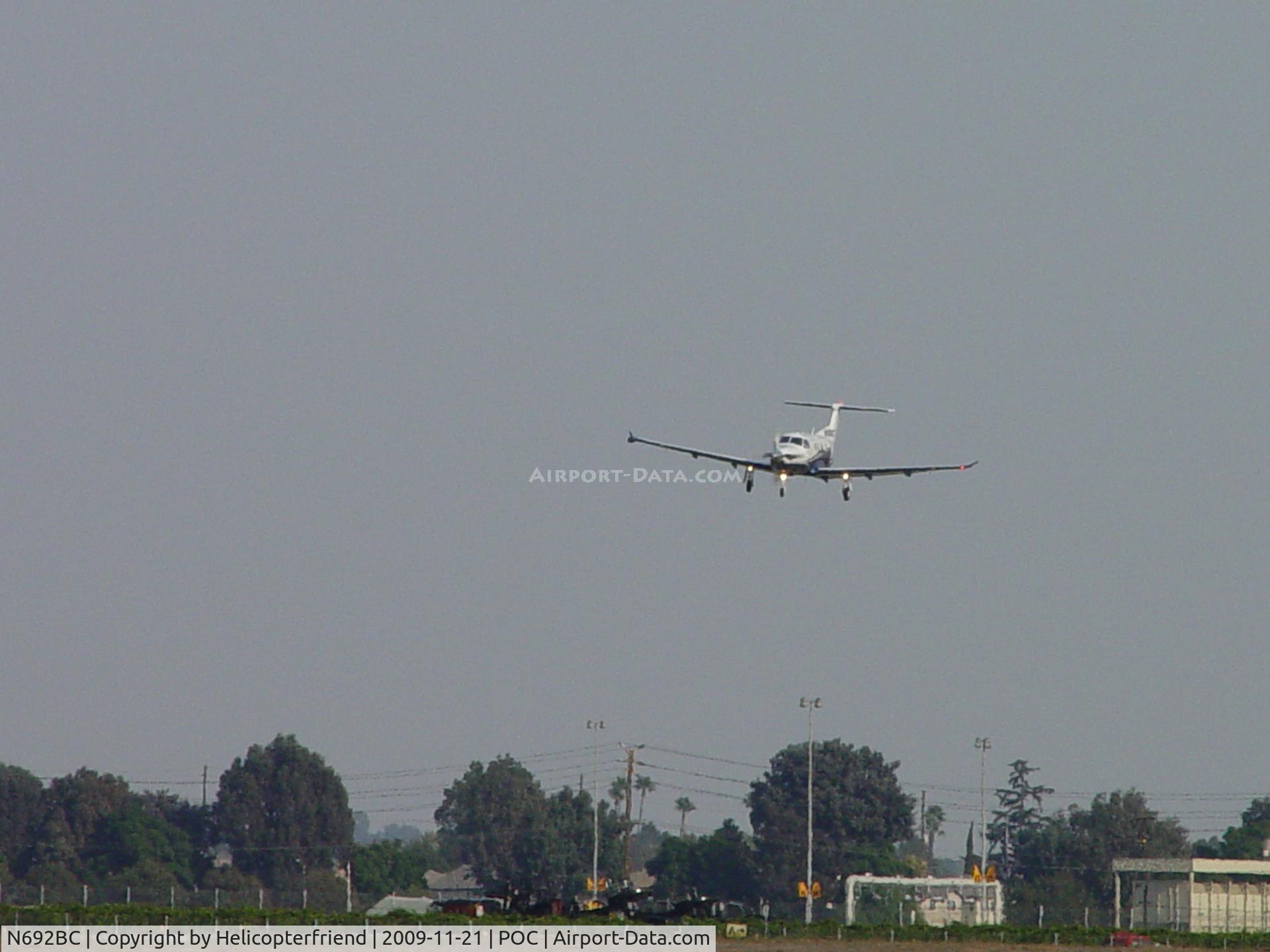 N692BC, 2006 Pilatus PC-12/47 C/N 692, On final for 26L