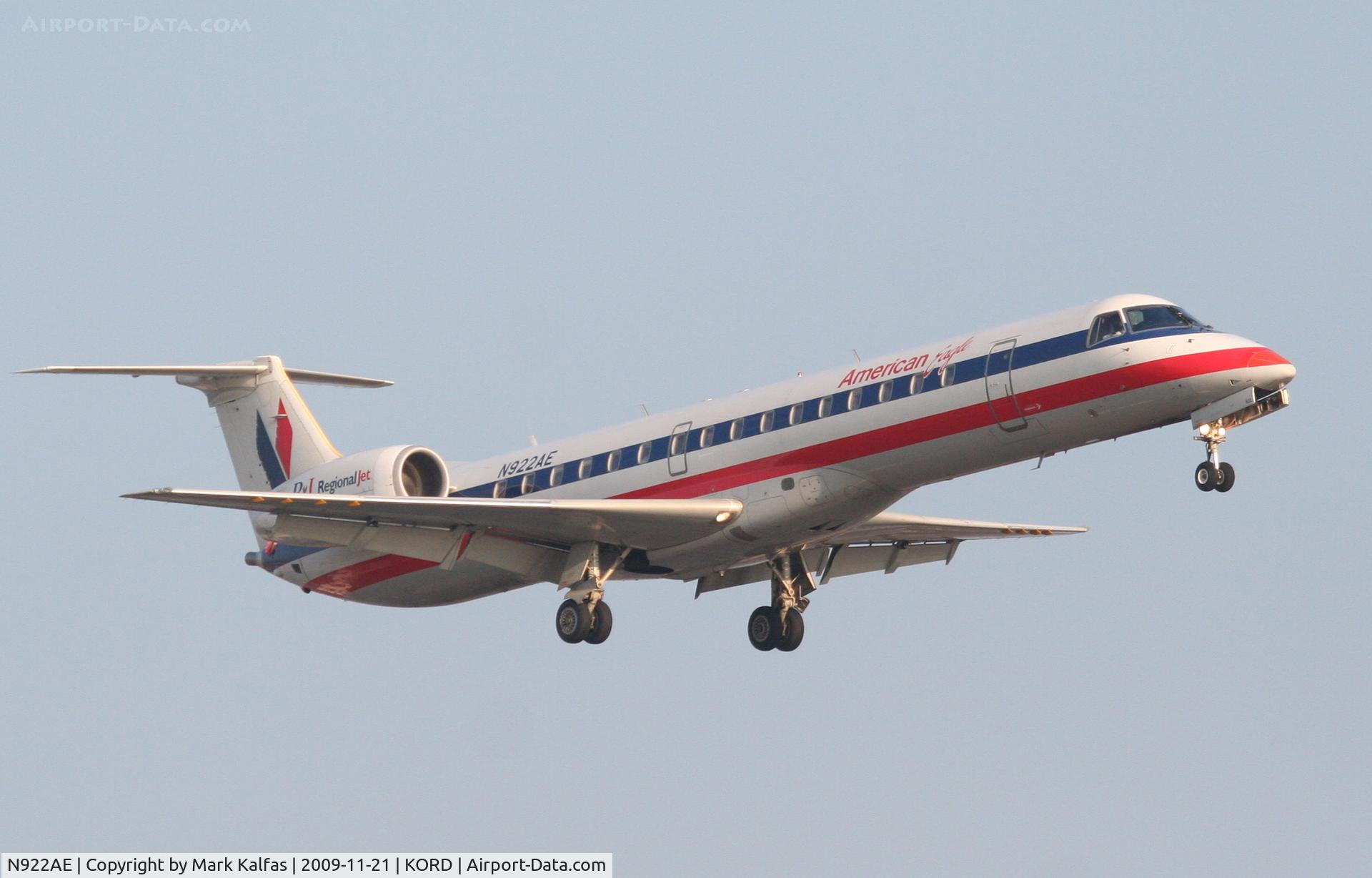 N922AE, 2005 Embraer ERJ-145LR (EMB-145LR) C/N 14500906, American Eagle EMB-145LR, EGF4262 arriving from KRDU, 22R KORD.