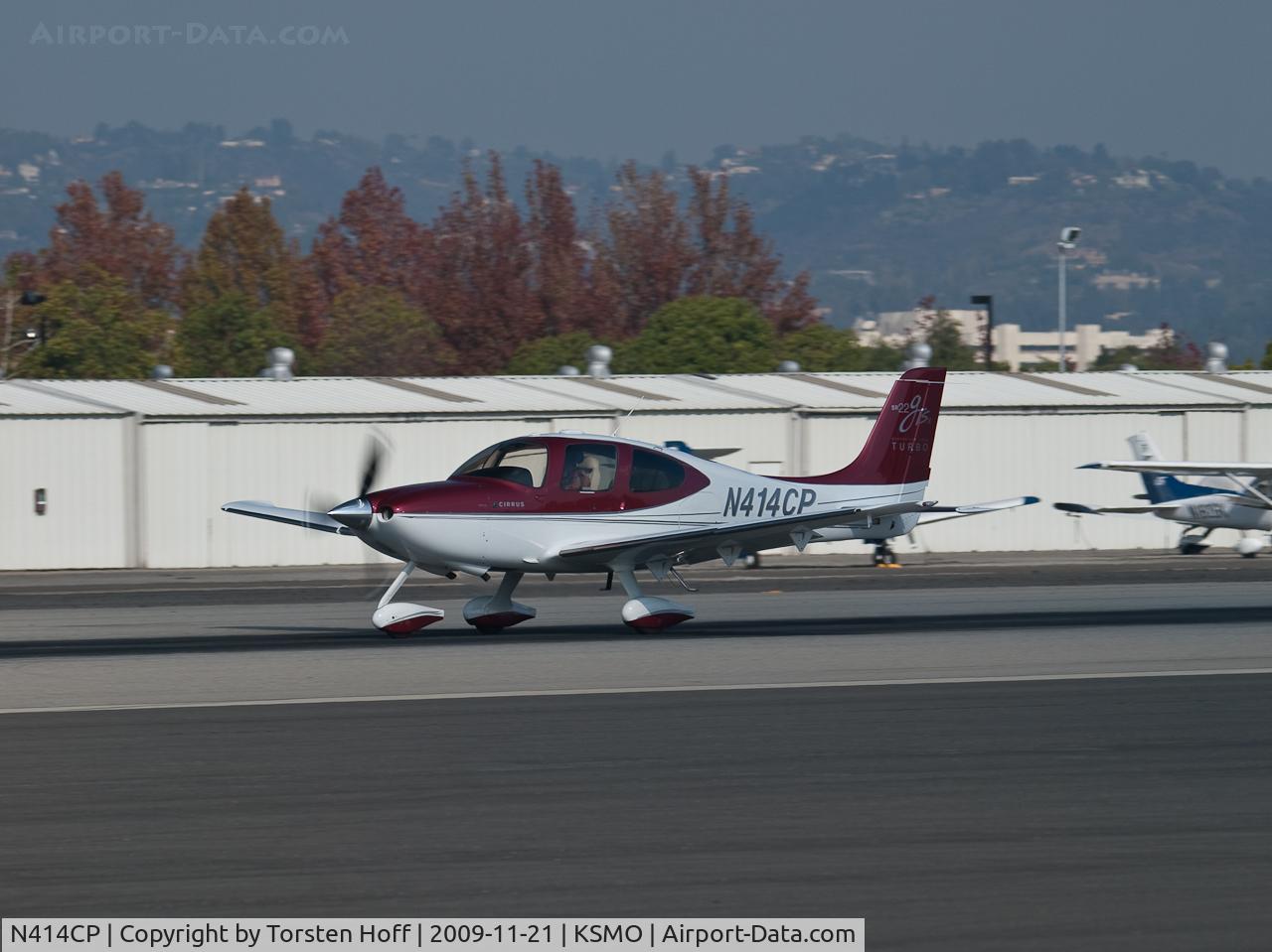 N414CP, 2008 Cirrus SR22 C/N 3209, N414CP departing from RWY 21