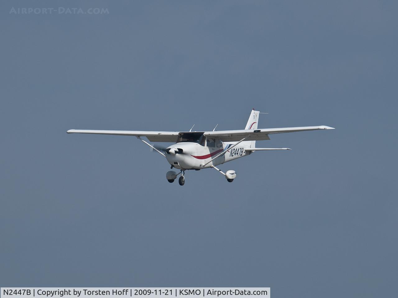 N2447B, 1999 Cessna 172R C/N 17280801, N2447B arriving on RWY 21