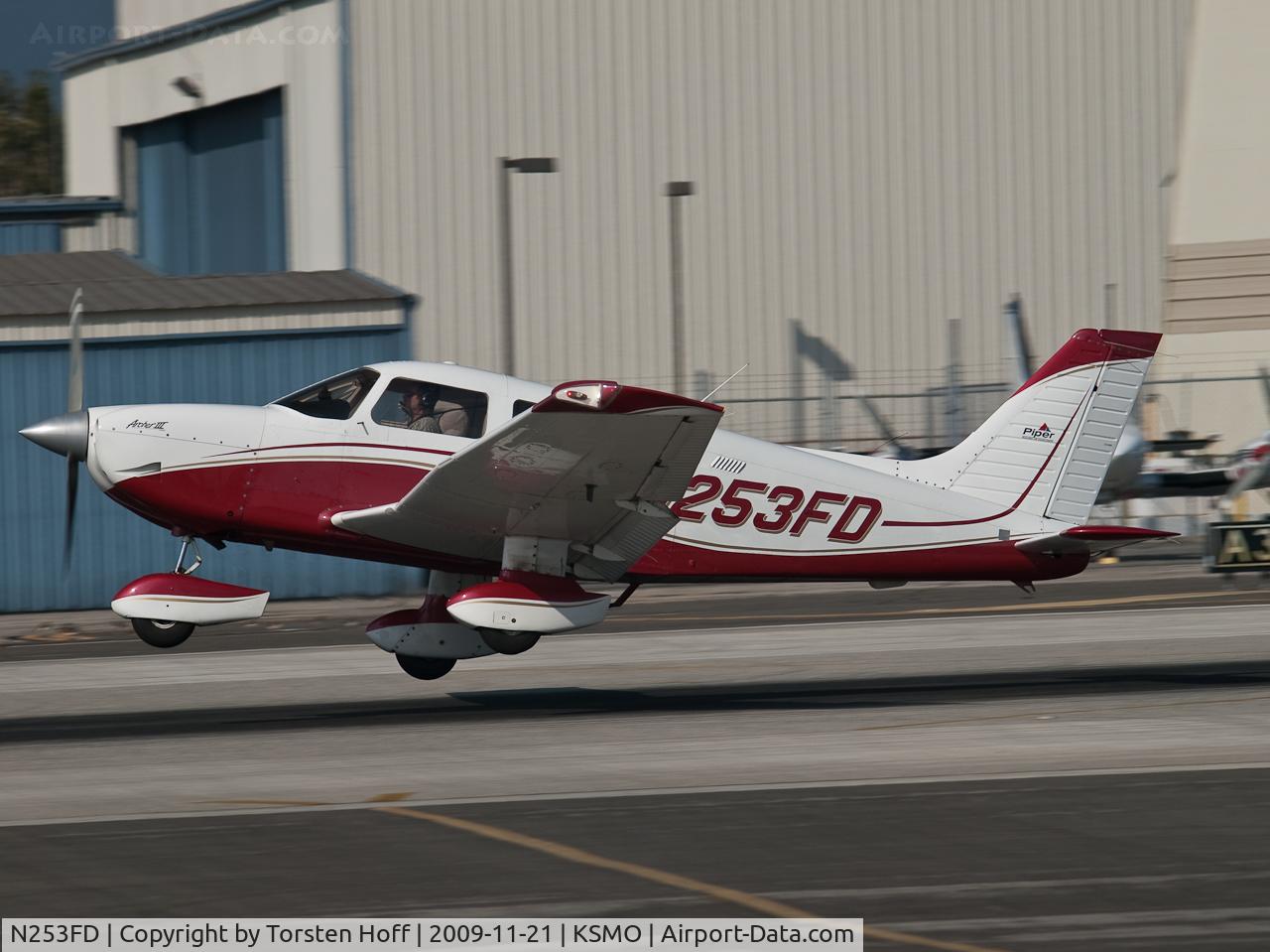 N253FD, Piper PA-28-181 Archer III C/N 2843321, N253FD departing from RWY 21