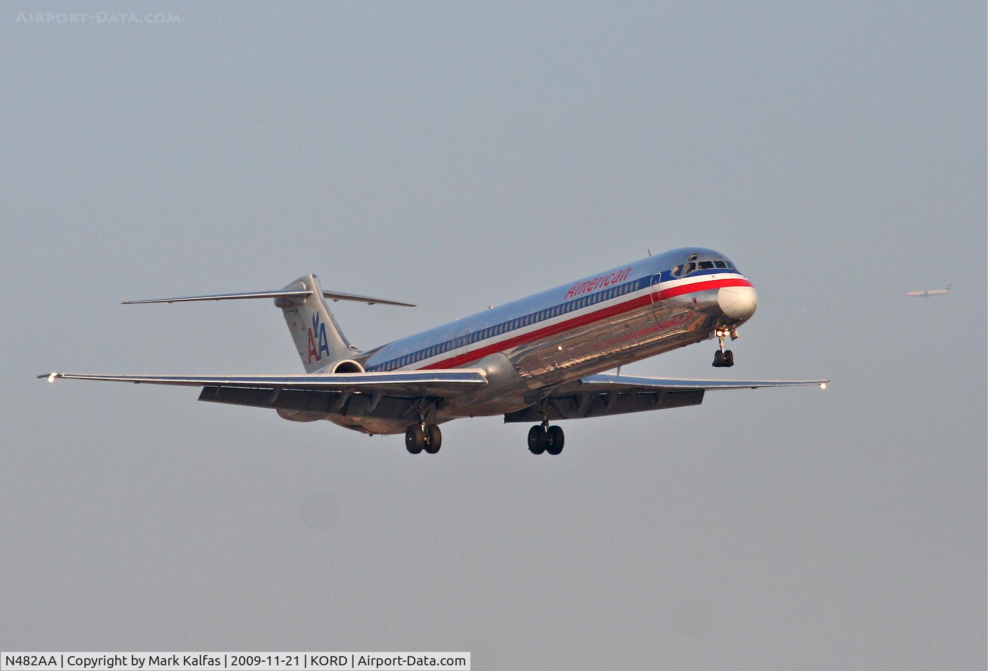 N482AA, 1988 McDonnell Douglas MD-82 (DC-9-82) C/N 49675, American Airlines Mcdonnell Douglas DC-9-82, AAL425 arriving from KDCA, short final 22R KORD.
