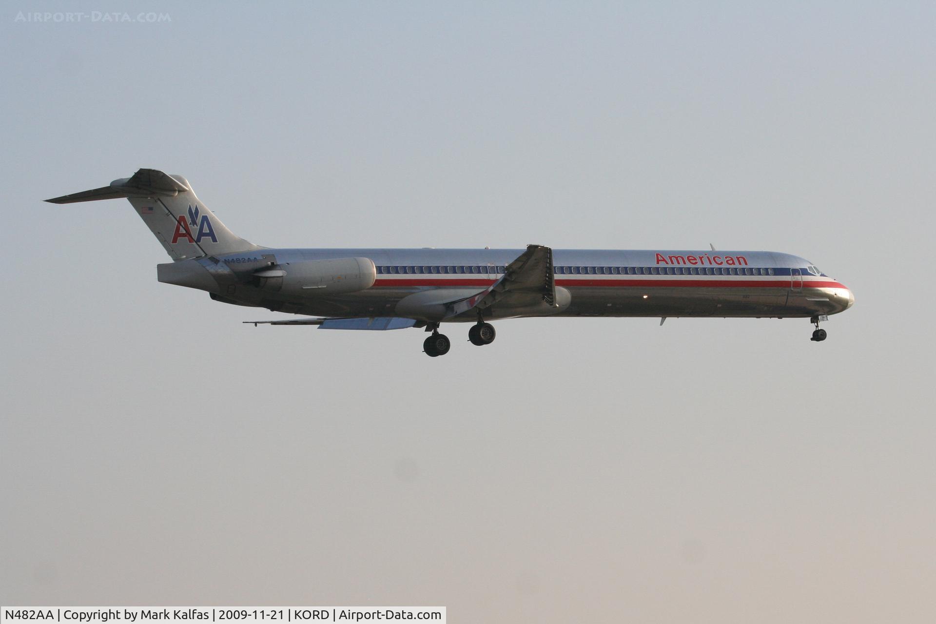 N482AA, 1988 McDonnell Douglas MD-82 (DC-9-82) C/N 49675, American Airlines Mcdonnell Douglas DC-9-82, AAL425 arriving from KDCA, short final 22R KORD.