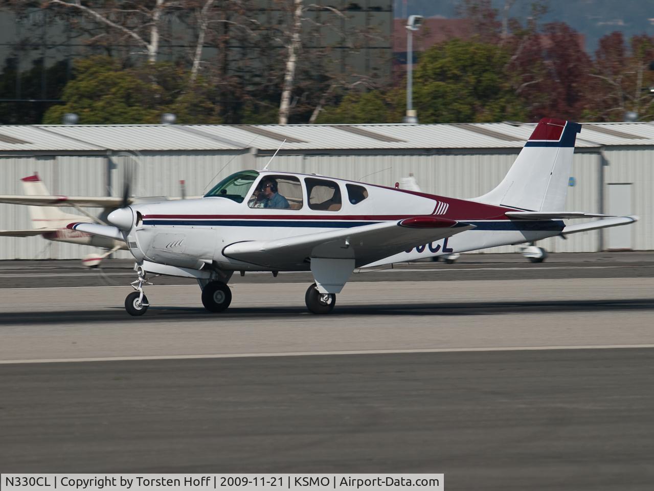 N330CL, 1962 Beech 35-B33 Debonair C/N CD-488, N330CL departing from RWY 21