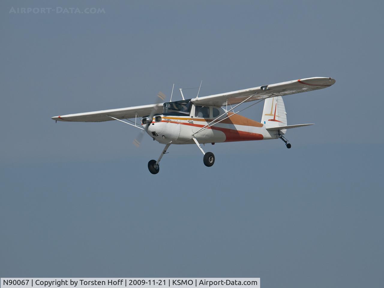N90067, 1946 Cessna 140 C/N 9128, N90067 arriving on RWY 21