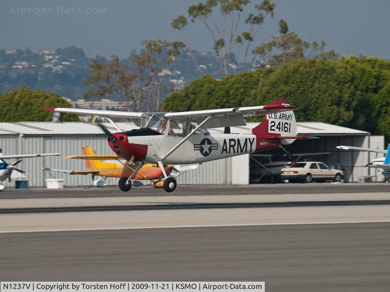 N1237V, Cessna 305F C/N AR-2, N1237V arriving on RWY 21