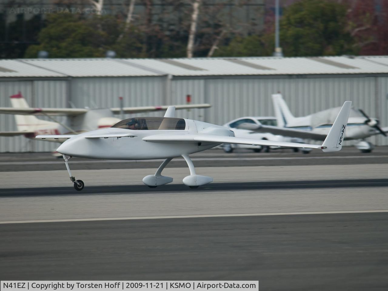 N41EZ, 1985 Rutan VariEze C/N 14, N41EZ departing from RWY 21