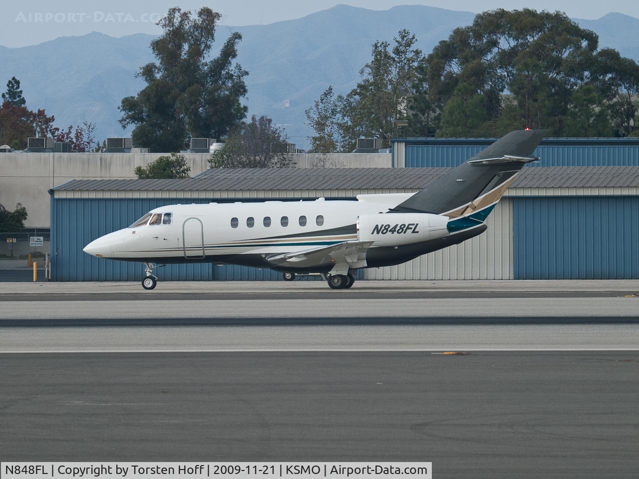 N848FL, 2003 Raytheon Hawker 800XP C/N 258648, N848FL taxiing