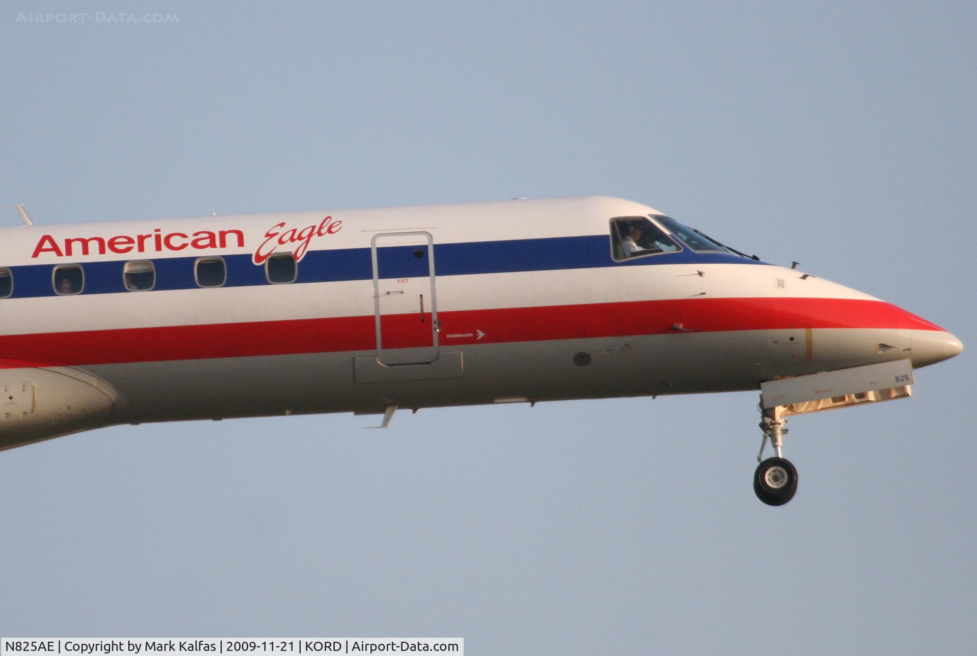 N825AE, 2002 Embraer ERJ-140LR (EMB-135KL) C/N 145589, American Eagle EMB-135KL, EGF4190 arriving from KDSM, short final 22R KORD.