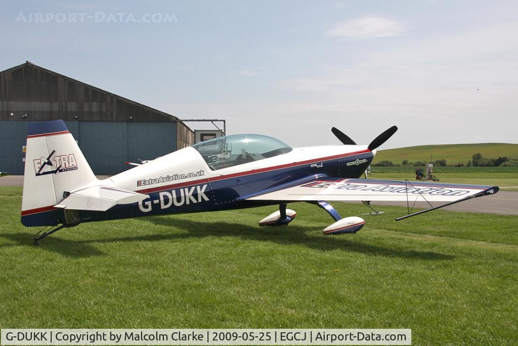 G-DUKK, 2000 Extra EA-300L C/N 125, Extra EA-300L. At Vintage & Veterans Day, Sherburn-in-Elmet, 2009.