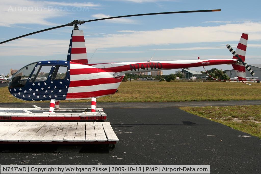 N747WD, 1998 Robinson R44 C/N 0460, visitor