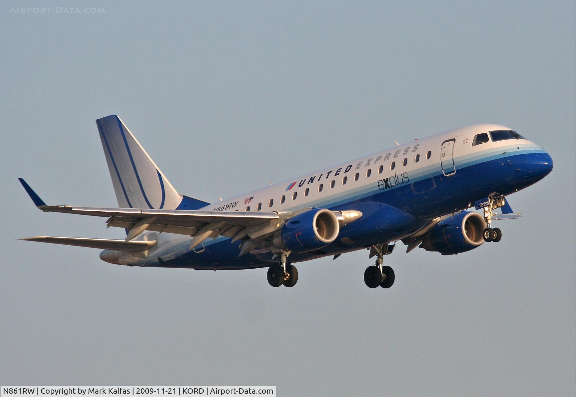 N861RW, 2005 Embraer 170SE (ERJ-170-100SE) C/N 17000094, Shuttle America ERJ 170-100 SE, TCF7595 arriving from CYUL, short final 22R KORD.