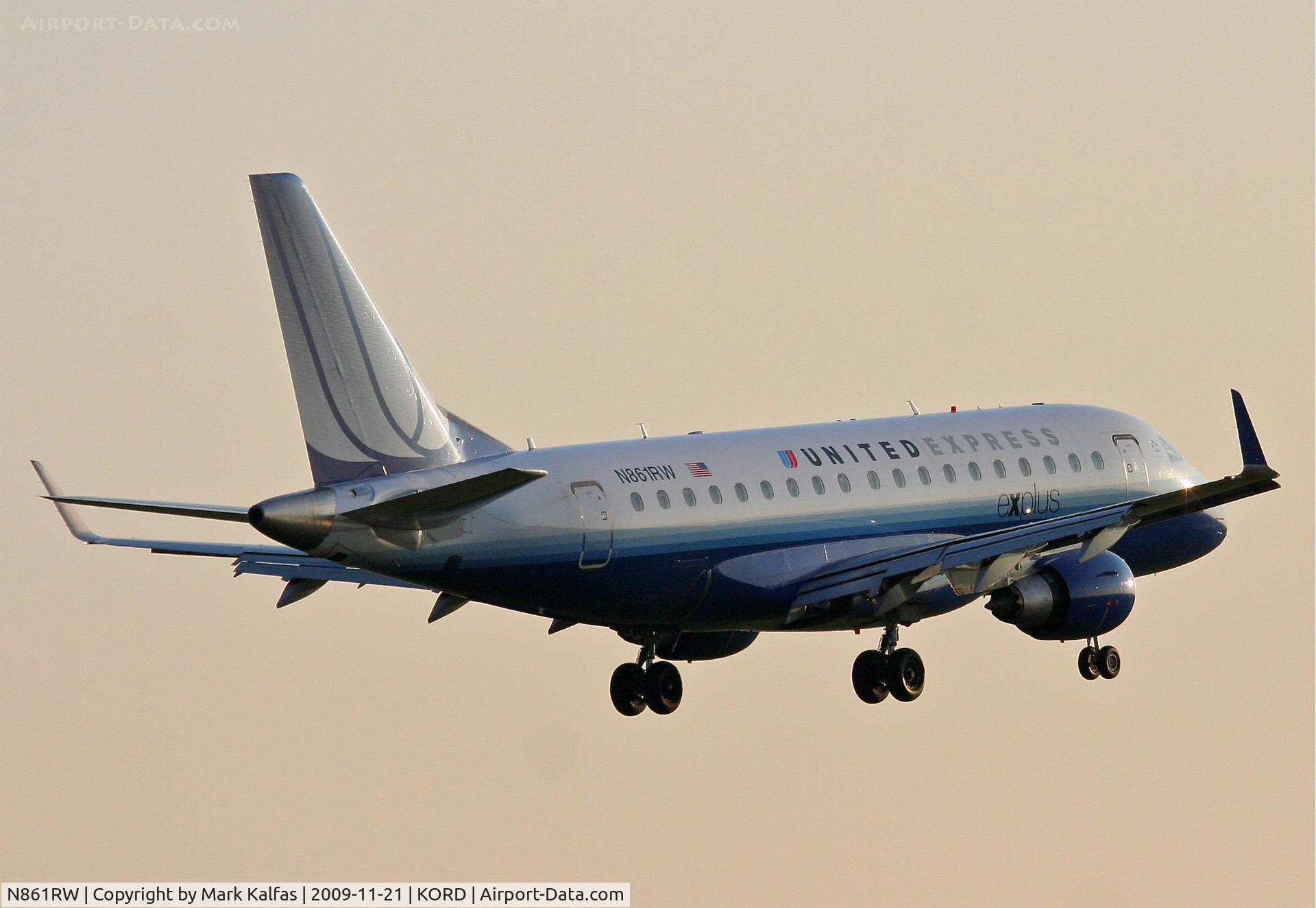 N861RW, 2005 Embraer 170SE (ERJ-170-100SE) C/N 17000094, Shuttle America ERJ 170-100 SE, TCF7595 arriving from CYUL, short final 22R KORD.