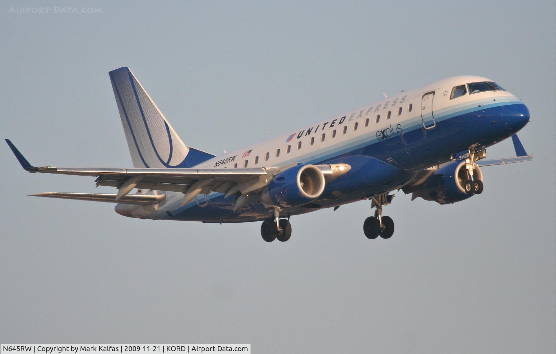 N645RW, 2005 Embraer 170SE (ERJ-170-100SE) C/N 17000064, Shuttle America ERJ 170-100 SE, TCF7620 arriving from KBDL, short final 22R KORD.