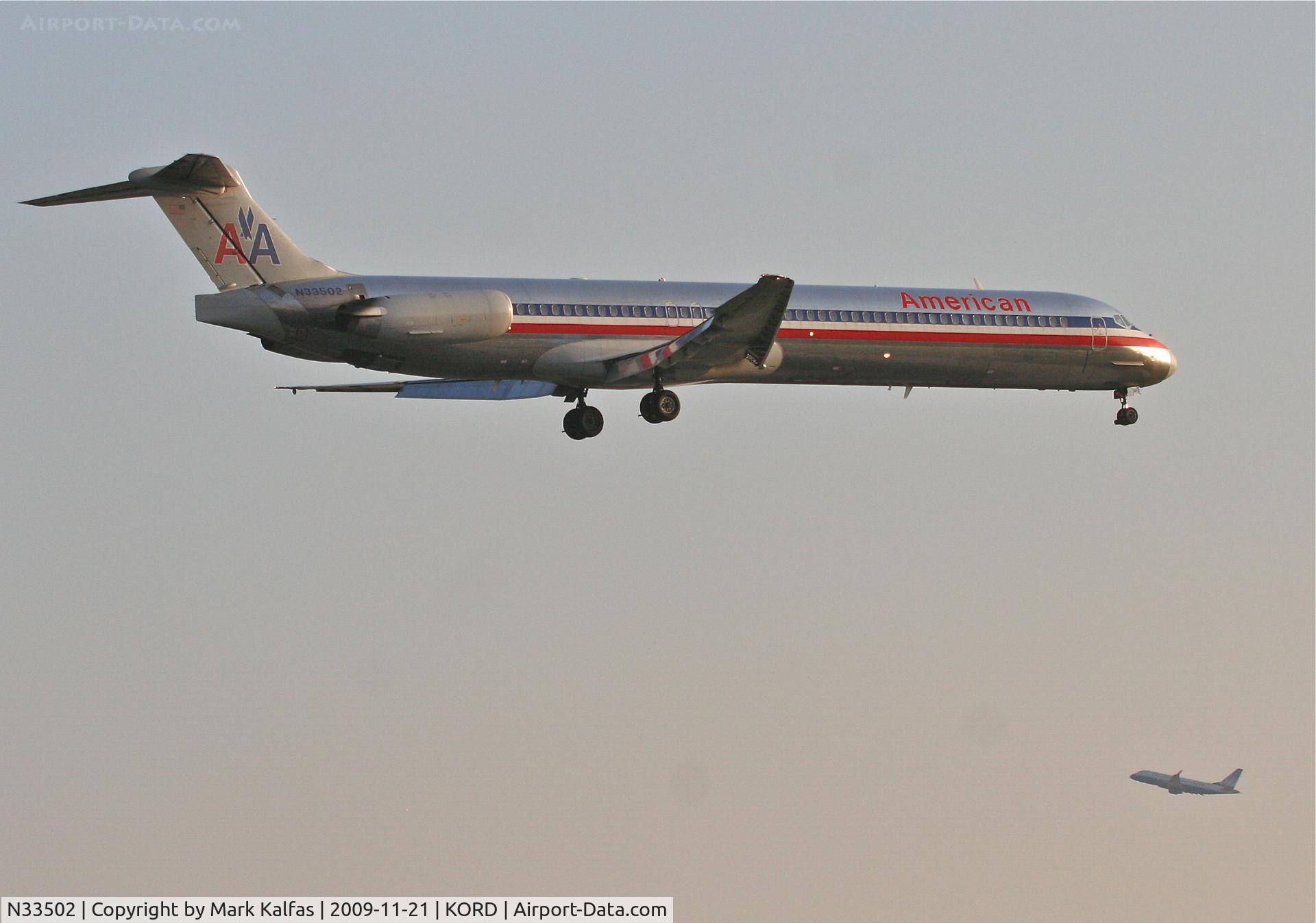 N33502, 1989 McDonnell Douglas MD-82 (DC-9-82) C/N 49739, American Airlines Mcdonnell Douglas DC-9-82, AAL2487 arriving from KBOS, short final 22R KORD.