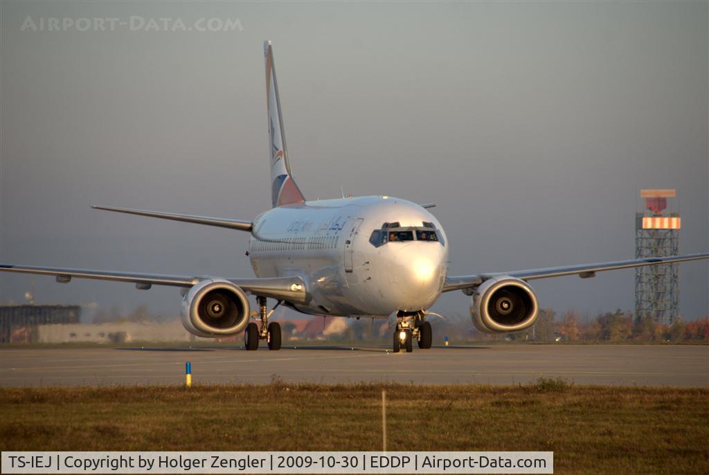 TS-IEJ, 1990 Boeing 737-322 C/N 24655, Arrival in early sunlight from Tunesia