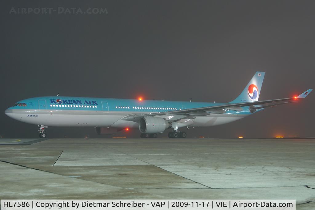 HL7586, 2000 Airbus A330-323 C/N 351, Korean Airlines Airbus 330-300