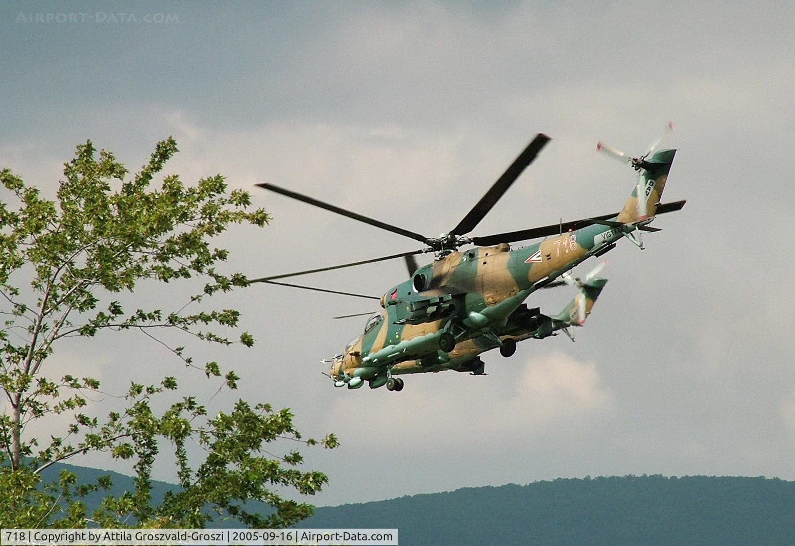 718, 1985 Mil Mi-24V Hind E C/N K220718, Veszprém-Ujmajor temporary army helicopter base.