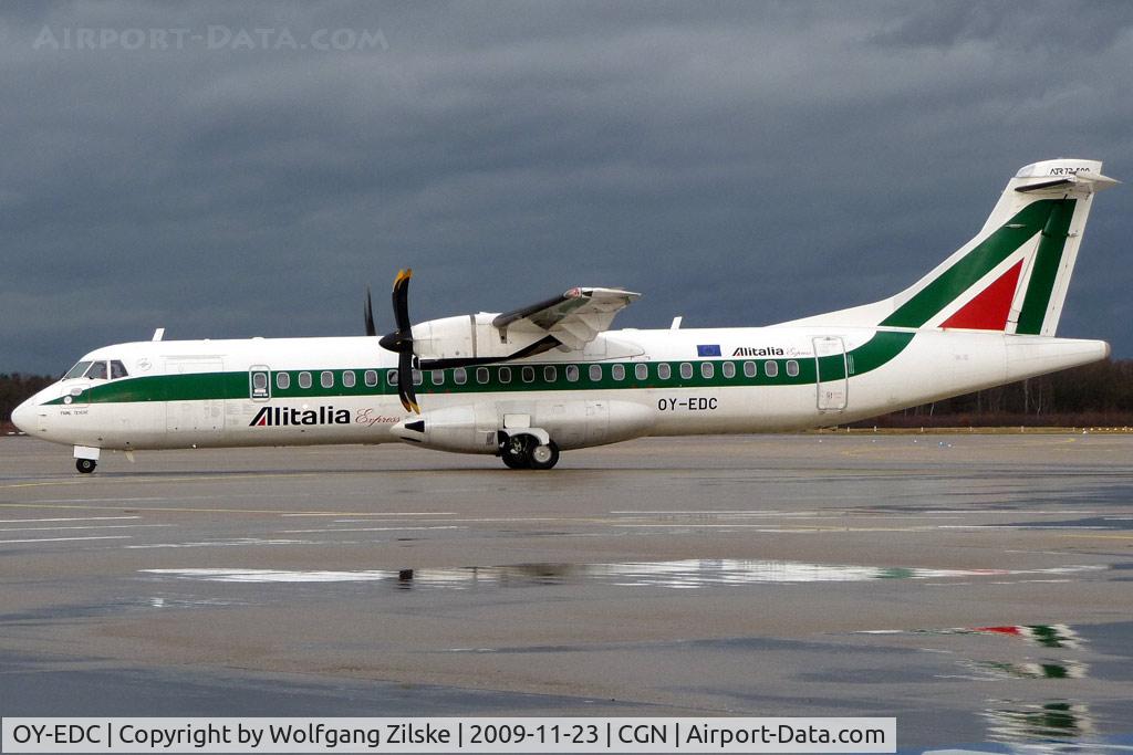OY-EDC, 2002 ATR 72-212A C/N 701, visitor