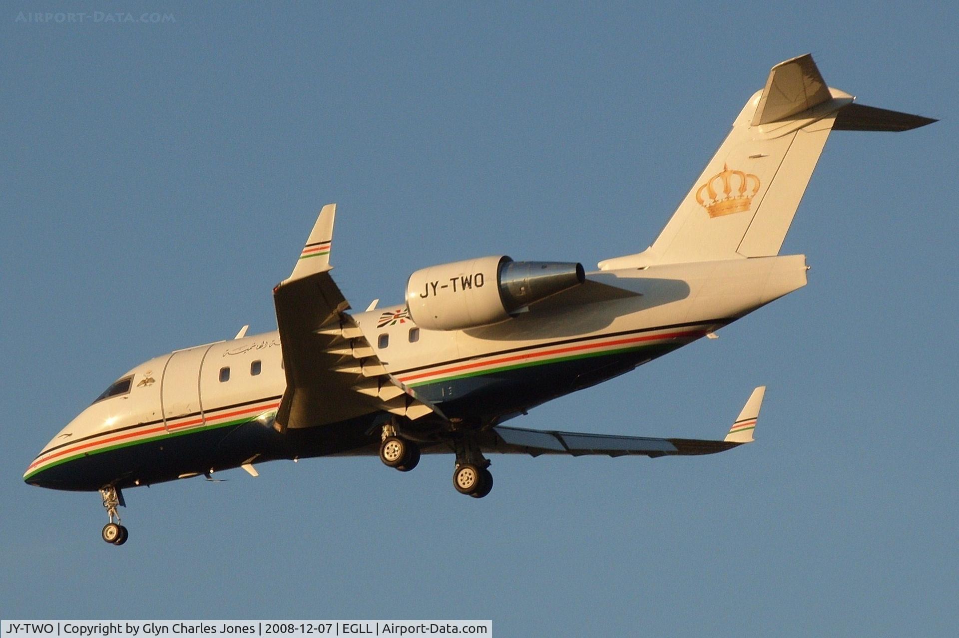 JY-TWO, 2000 Bombardier Challenger 604 (CL-600-2B16) C/N 5443, On finals to runway 27L. Previously N605JA and test registration C-GLWT. Operated by The Hashemite Kingdom of Jordan.