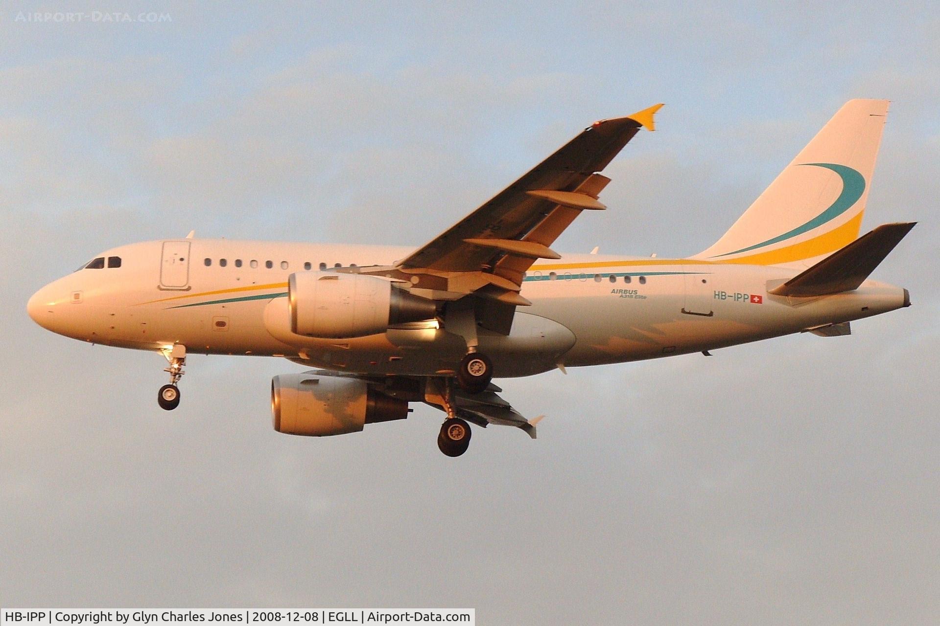 HB-IPP, 2006 Airbus ACJ318 (A318-112/CJ) C/N 2910, On finals to runway 27L. Previously D-AIJA and test registration D-AUAA. Operated by Comlux Aviation. Re-registered 29 January 2009 to 9H-AFM, Comlux Malta.