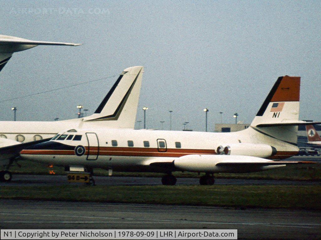N1, 1960 Lockheed L-1329 JetStar 731 C/N 5001, Frankfurt based FAA Jetstar 6 parked at Heathrow in September 1978.