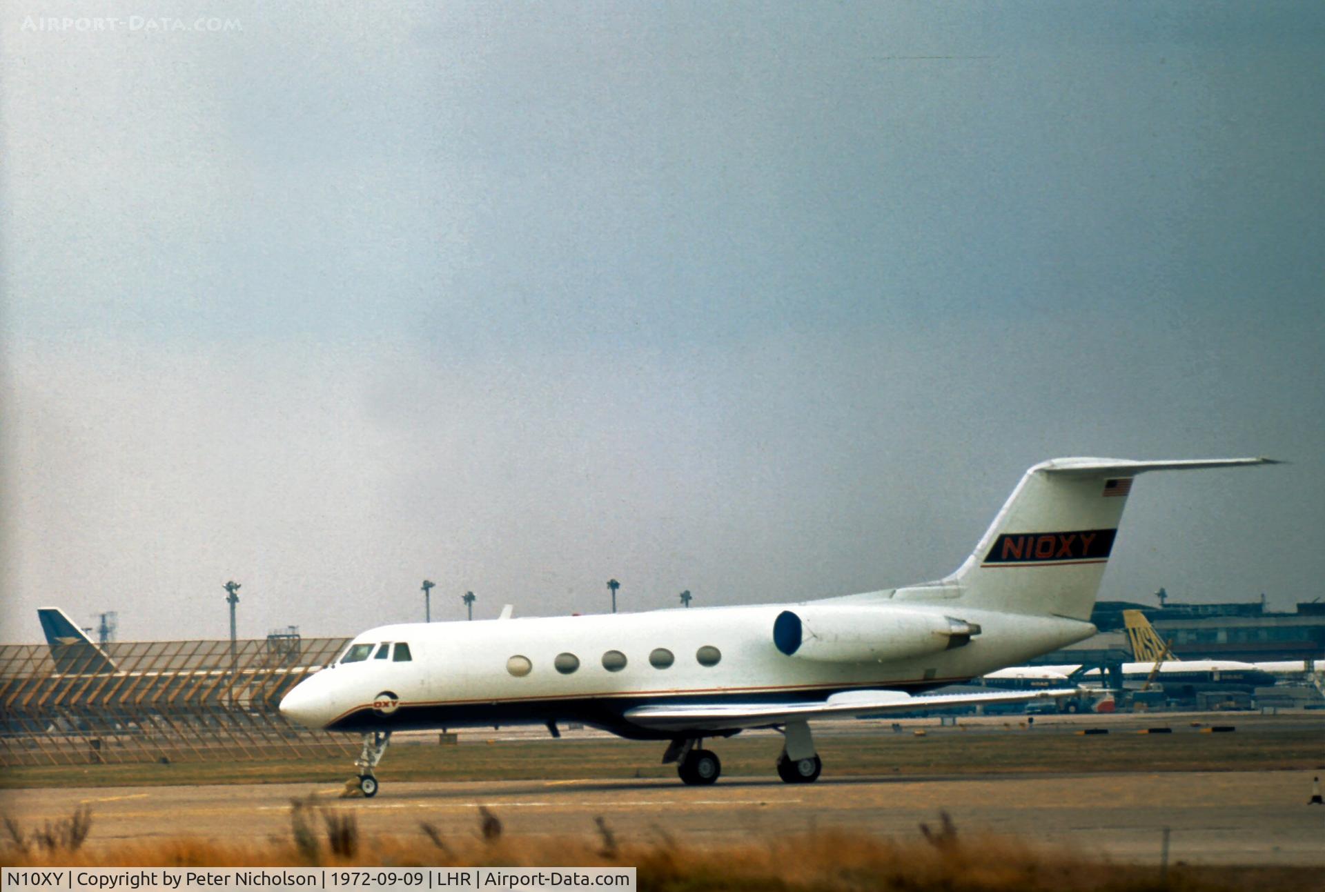 N10XY, 1969 Grumman G-1159 Gulfstream II C/N 056, Gulfstream II of Occidental Oil seen at Heathrow in September 1972.
