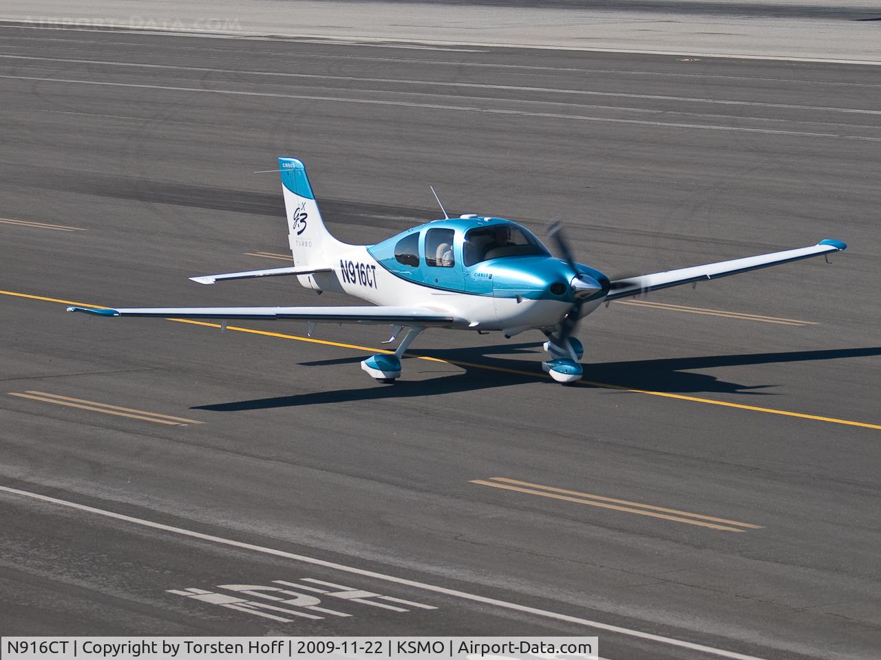 N916CT, 2008 Cirrus SR22 G3 GTS Turbo C/N 2916, N916CT taxiing