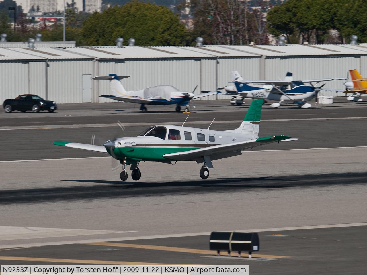 N9233Z, 1993 Piper PA-32R-301 C/N 3213062, N9233Z arriving on RWY 21
