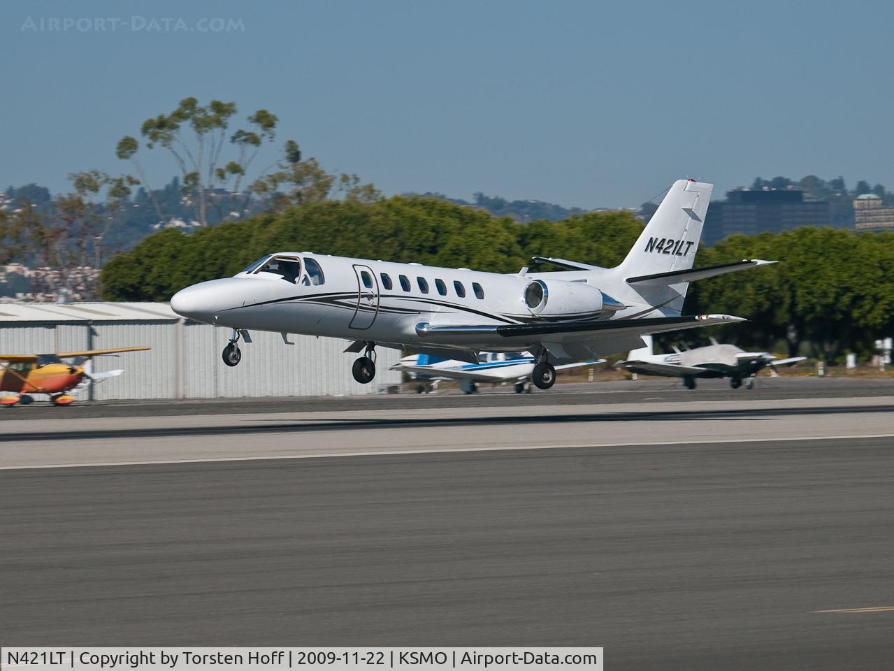 N421LT, 1995 Cessna 560 Citation Ultra C/N 560-0311, N421LT arriving on RWY 21