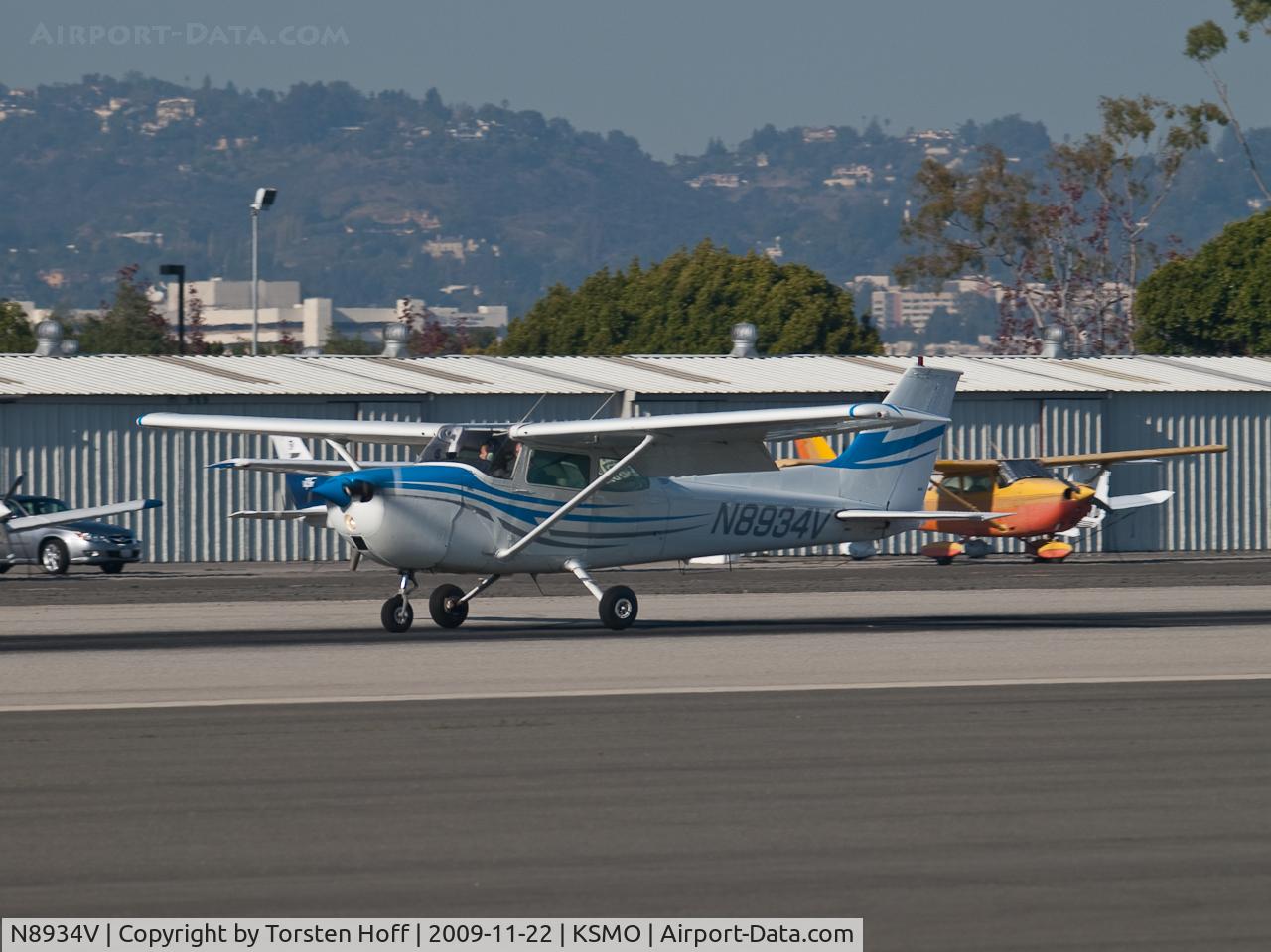 N8934V, 1974 Cessna 172M C/N 17264291, N8934V arriving on RWY 21