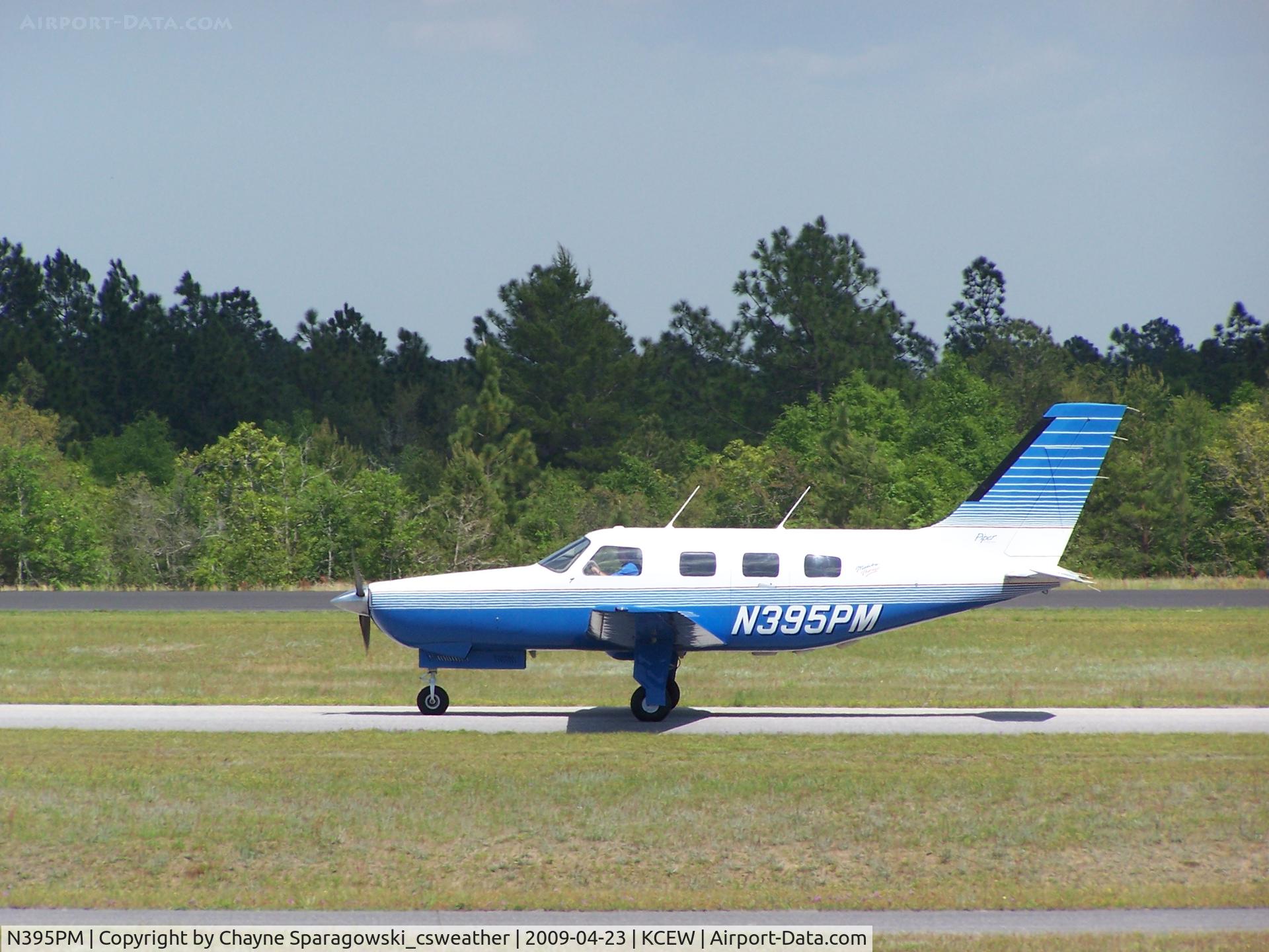 N395PM, 1995 Piper PA-46-350P Malibu Mirage C/N 4622195, Taxiing