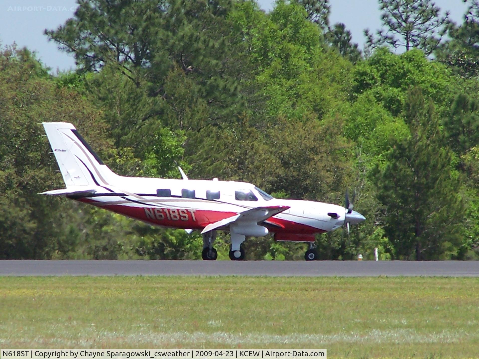 N618ST, 2007 Piper PA-46-500TP Malibu Meridian C/N 4697318, About to take off