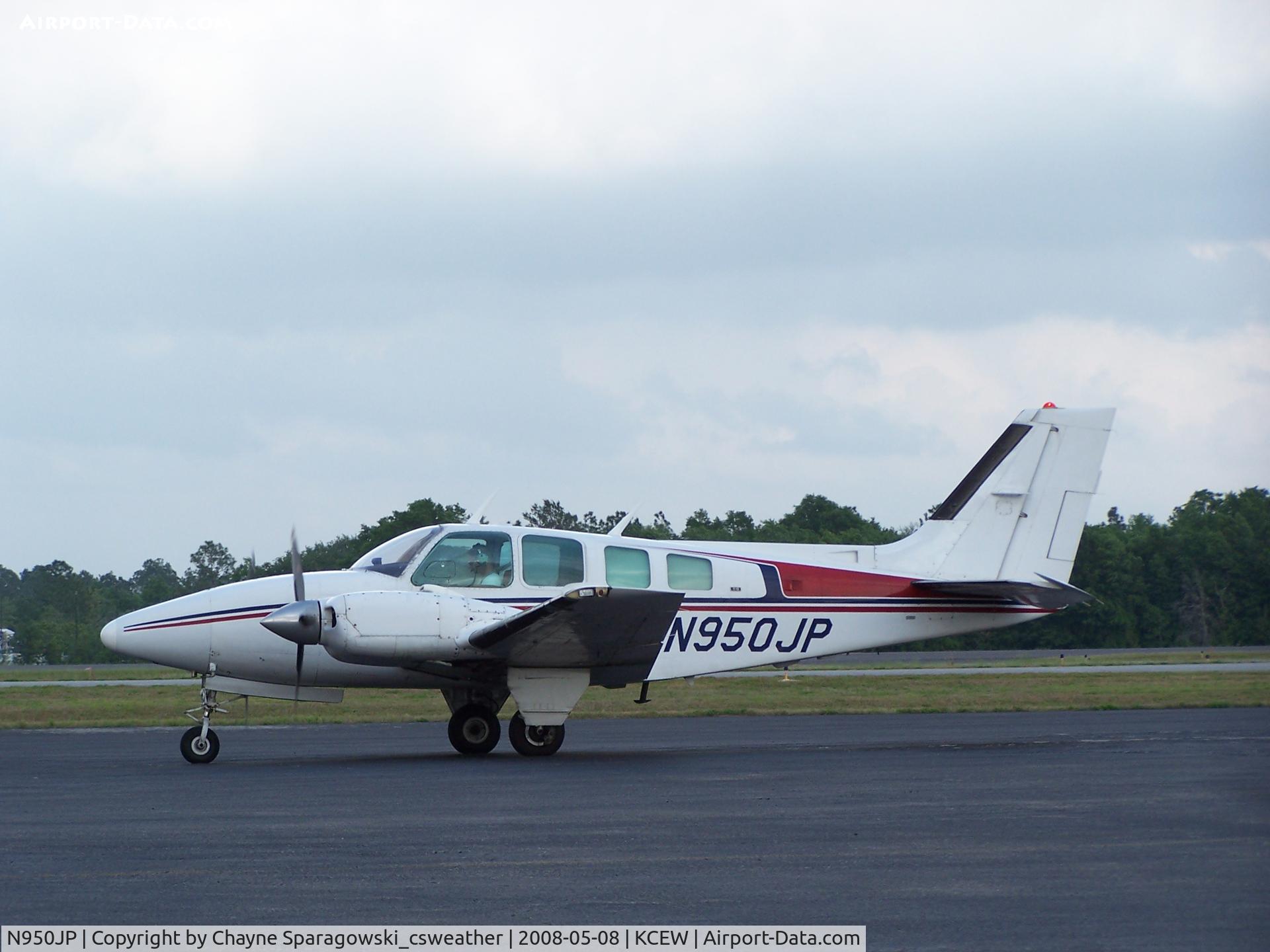 N950JP, 1974 Beech 58 Baron C/N TH-432, Taxiing
