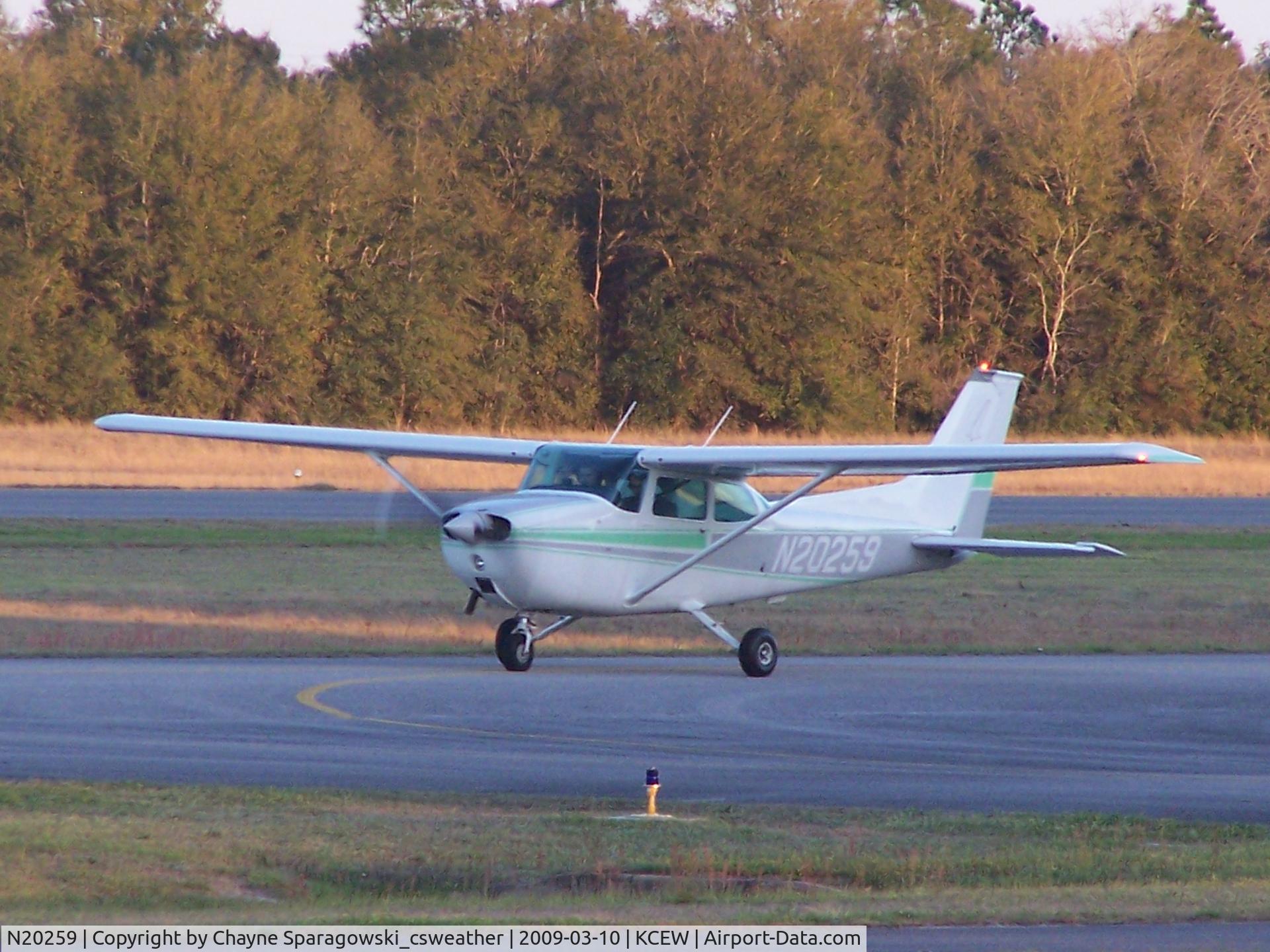 N20259, 1972 Cessna 172M C/N 17261136, Taxiing out for an evening flight